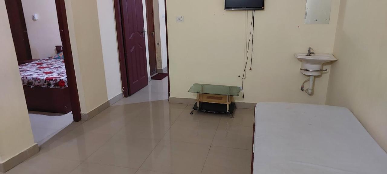 Guruvayur Adithya Exteriör bild