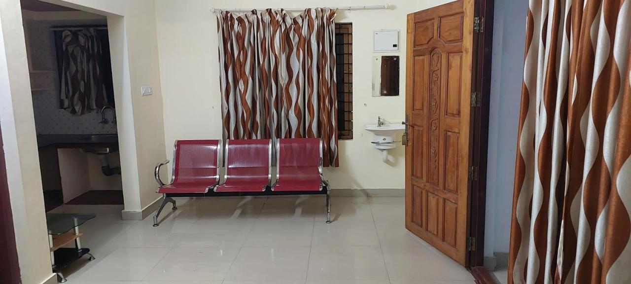 Guruvayur Adithya Exteriör bild