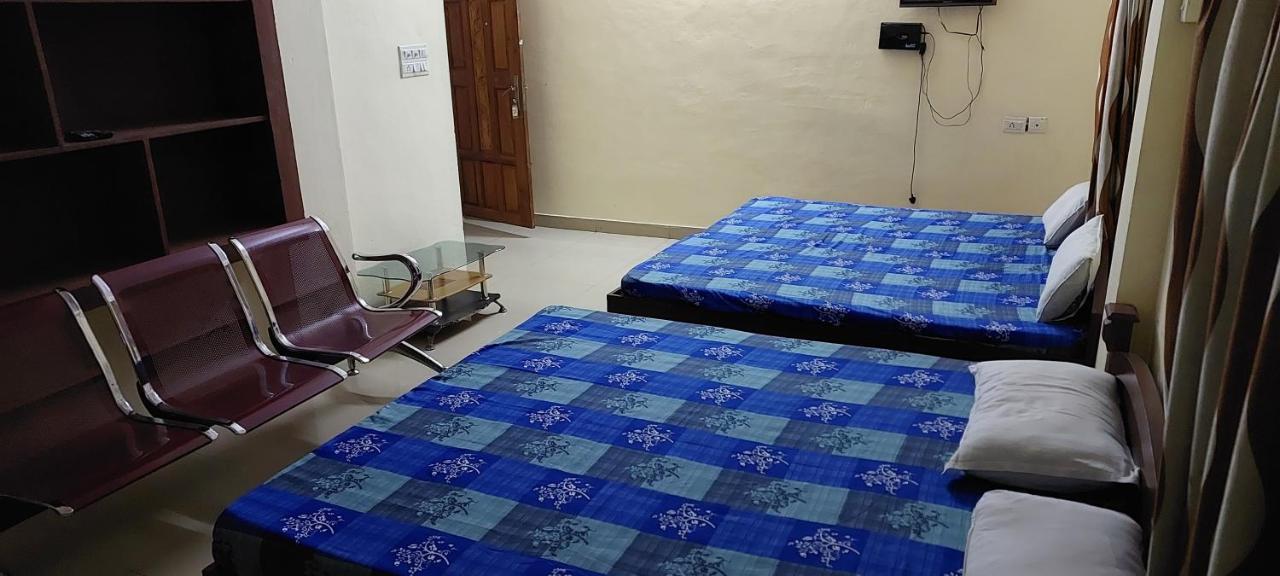 Guruvayur Adithya Exteriör bild