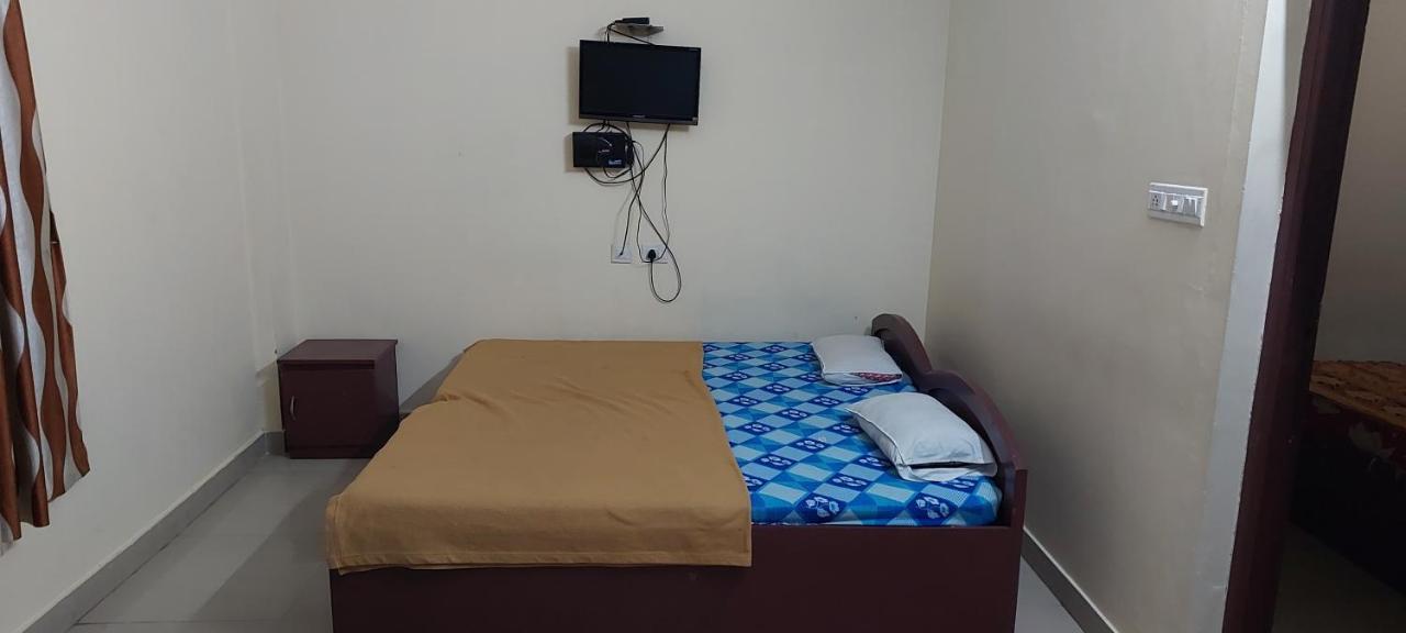 Guruvayur Adithya Exteriör bild