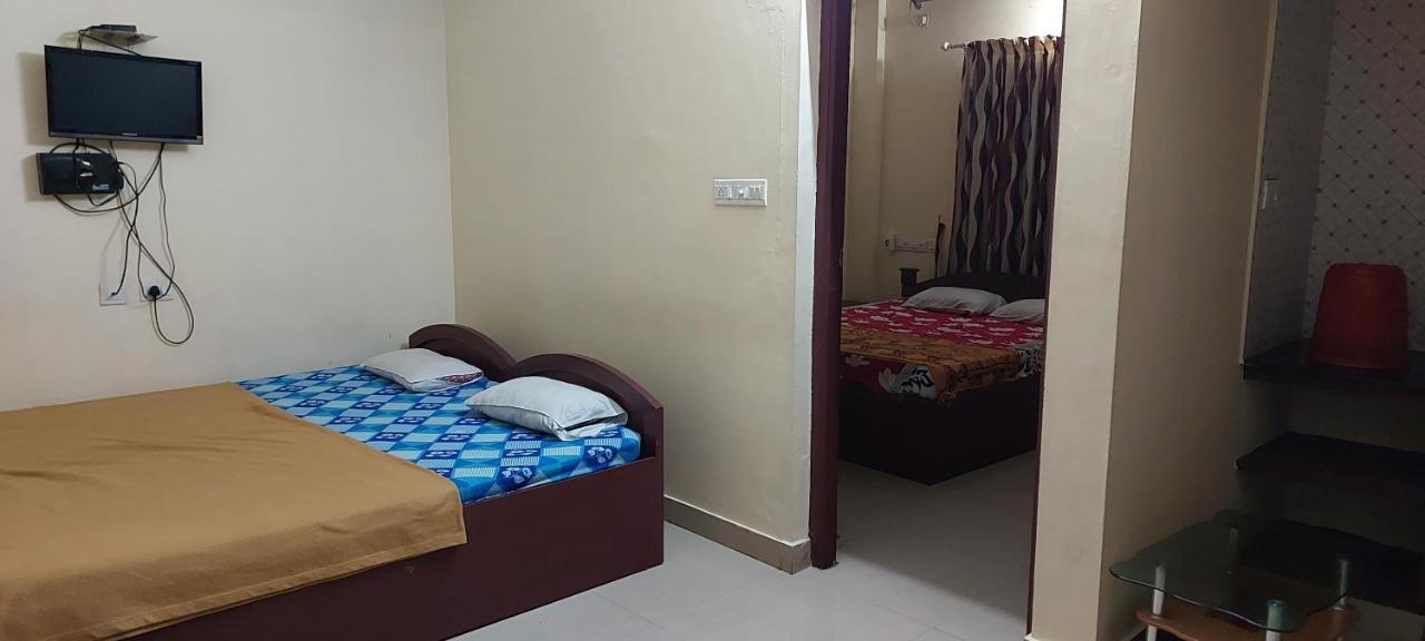 Guruvayur Adithya Exteriör bild