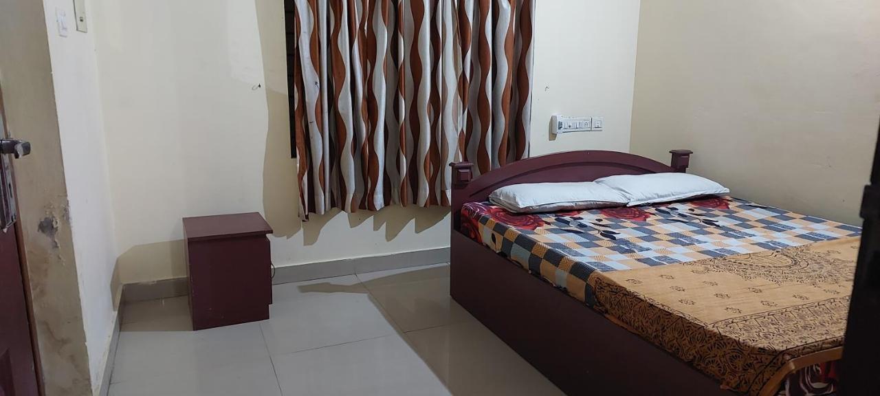 Guruvayur Adithya Exteriör bild