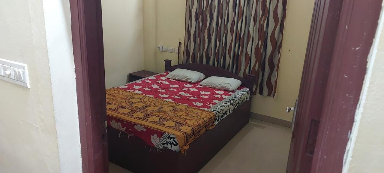 Guruvayur Adithya Exteriör bild